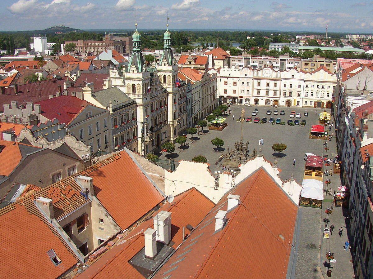 Pardubice den po útoku: Maďarsko označilo Earthquake Faction za teroristickou organizaci, experti hovoří o spoluviníkovi