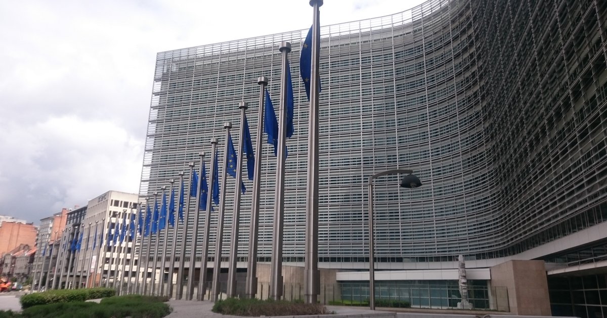O čem píše Evropa: Německo neuspělo ve volbě do Rady OSN, napjatý summit v Tivatu, EU otevírá dveře Ukrajině