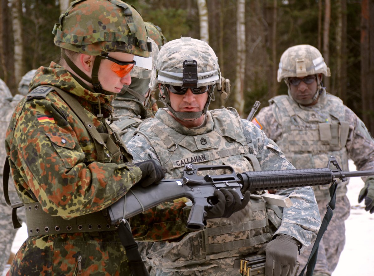 Bojové brigády ze čtyř na tři: USA předložily NATO konkrétní plán redukce v Evropě. Spor míří do Ankary