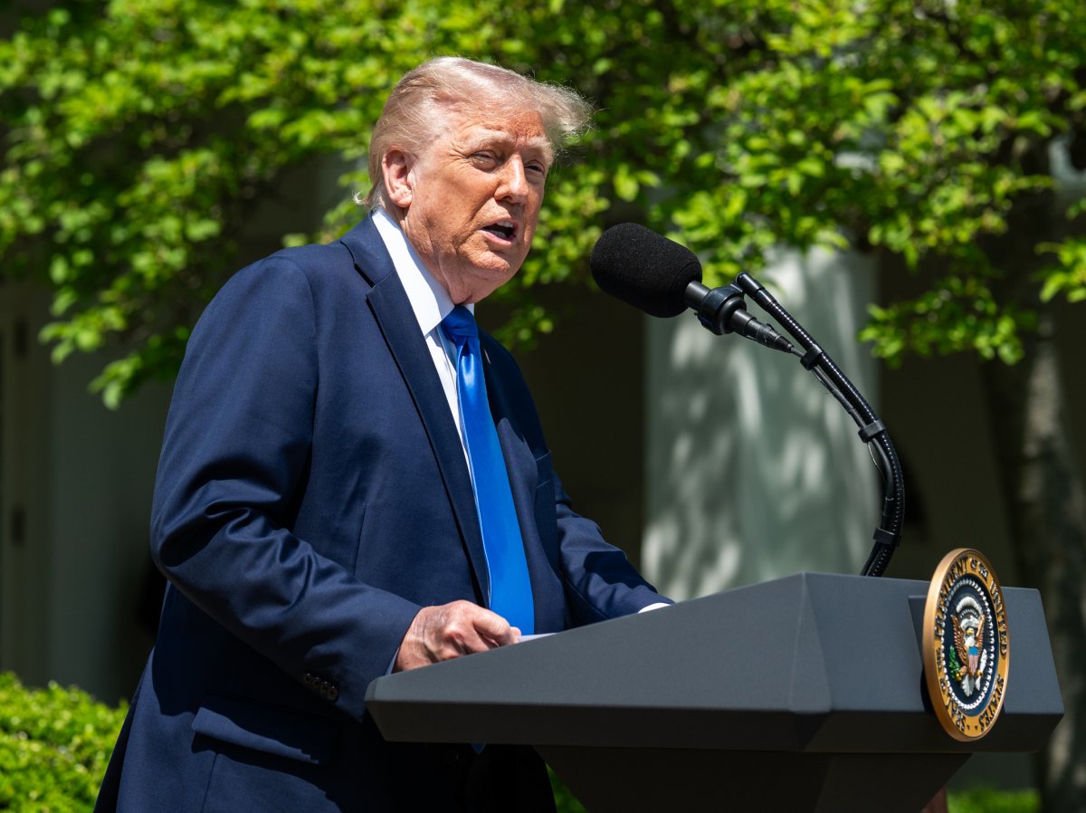 Trump oznámil konec války s Íránem, Teherán to popírá. A americká média se rozdělila, zda mu věřit