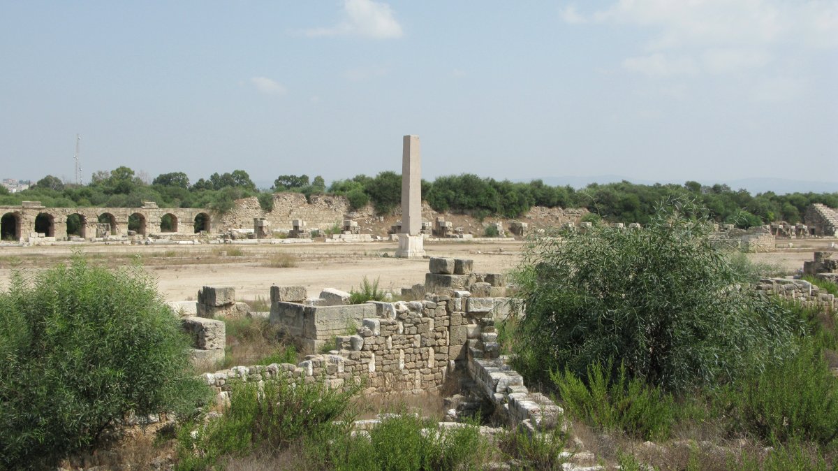 Izraelské nálety pustoší antický Týros, město, které dobyl Alexander Veľký. Památka UNESCO je pod palbou