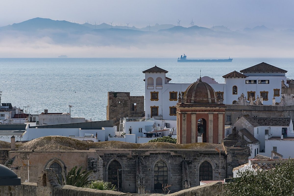 Marockou elektřinu drží 29 kilometrů kabelů pod Gibraltarem. Po krizi v Ceute se v Madridu hovoří o energetické páce