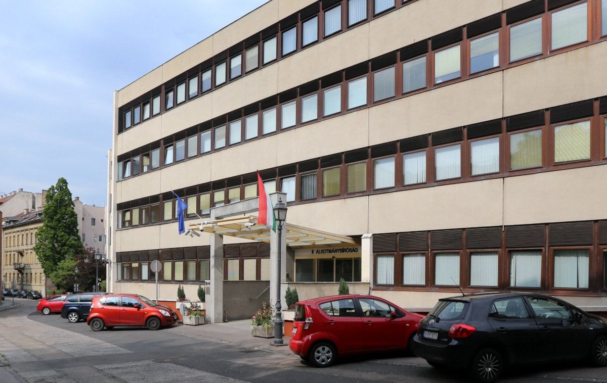 Maďarský ústavní soud řeší konec mandátu prezidenta Sulyoka. Fidesz naráží na pravidlo, které si sám napsal