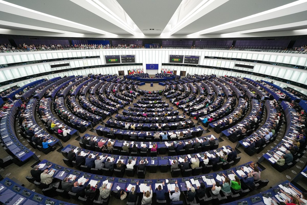 O čem píše Evropa: Island těsně sčítá hlasy o jednáních s EU, ruský Africa Corps pomohl potlačit vzpouru v Nigeru, Německo má nejdražší elektřinu v G20