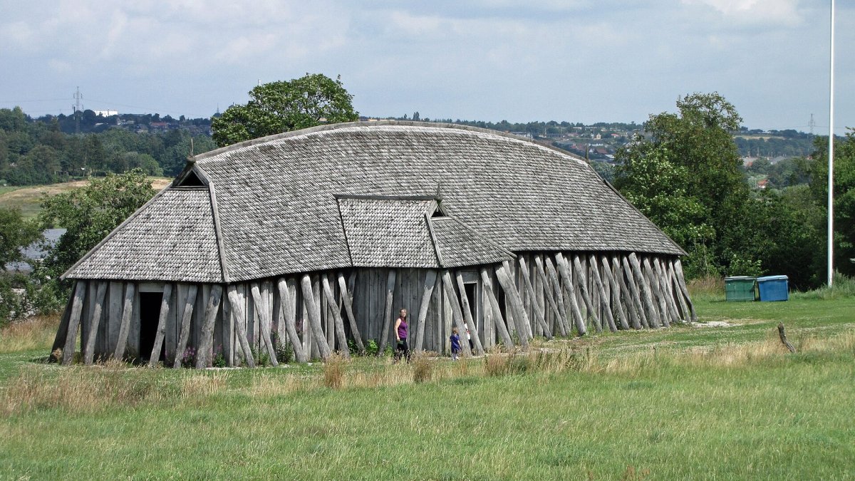 Rekordní vikingský poklad v Dánsku: 18,5 kilogramu stříbra. Majitel domu na něj narazil při kopání terasy