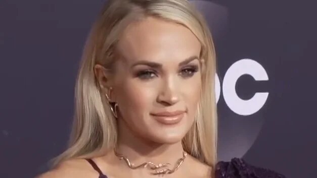 Carrie Underwood zařadila do country setu Limp Bizkit, Papa Roach i Linkin Park