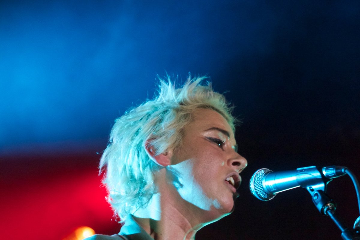 Meshell Ndegeocello a Cat Power předělaly Don't You Want Me na reggae