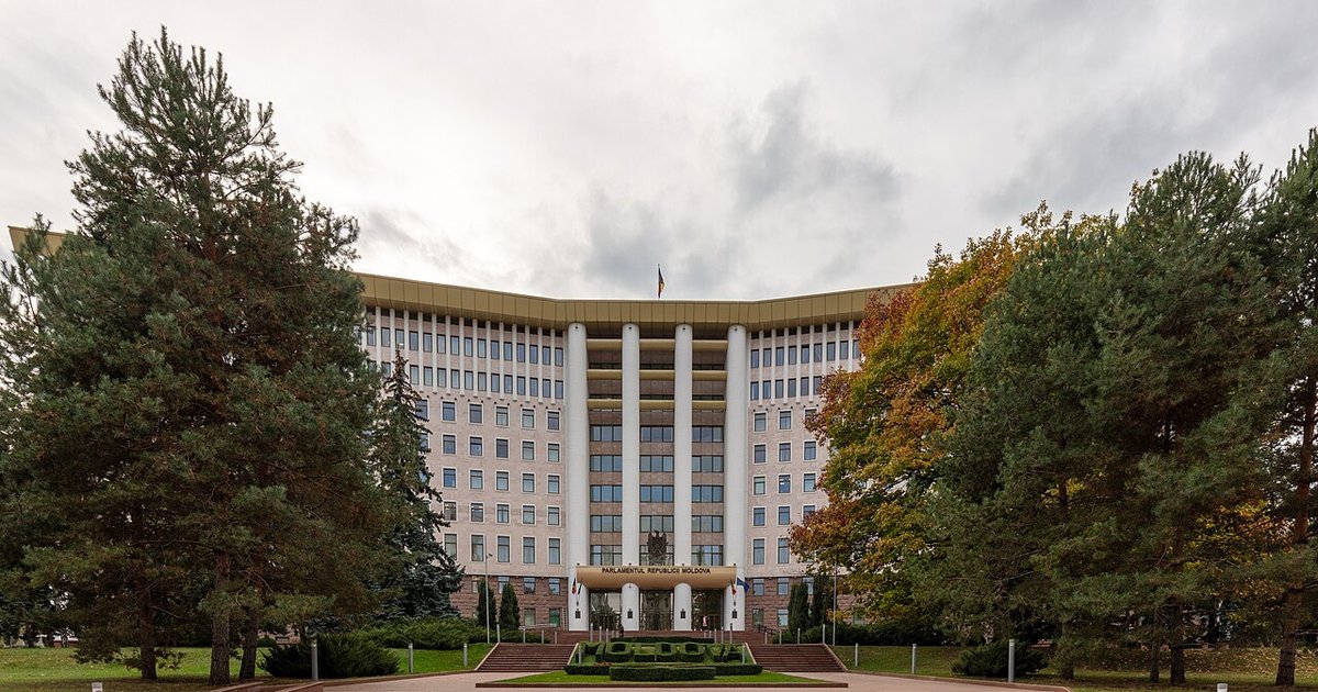 Moldavsko vyhlásilo núdzový stav v energetike aj hydrológii. Tepláreň v Kišiňove žiada o 83 percent drahšie teplo, Energocom hlásil večerný deficit