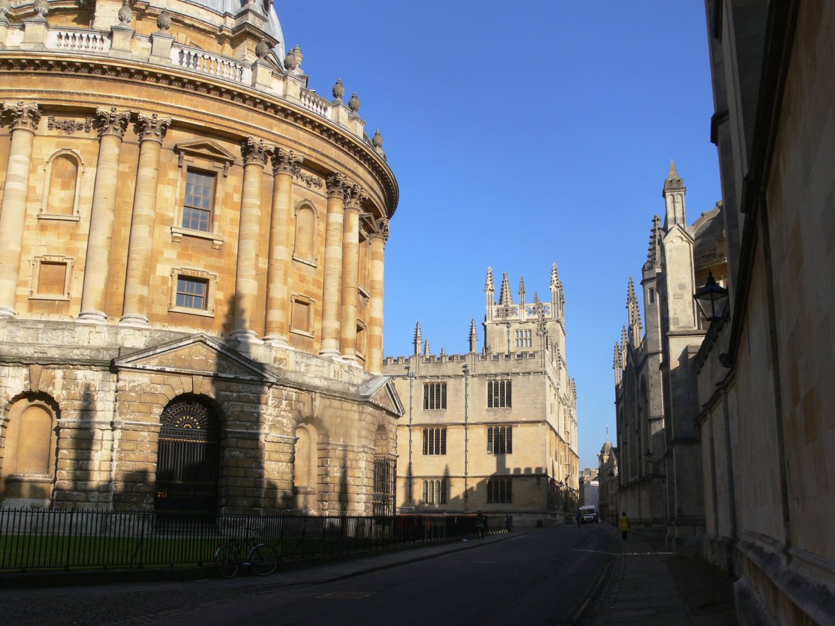 Oxford a 11 dalších britských univerzit platily firmě bývalých vojenských zpravodajců za monitorování pro-palestinských studentů. Za tři roky jí poslaly 444 tisíc liber
