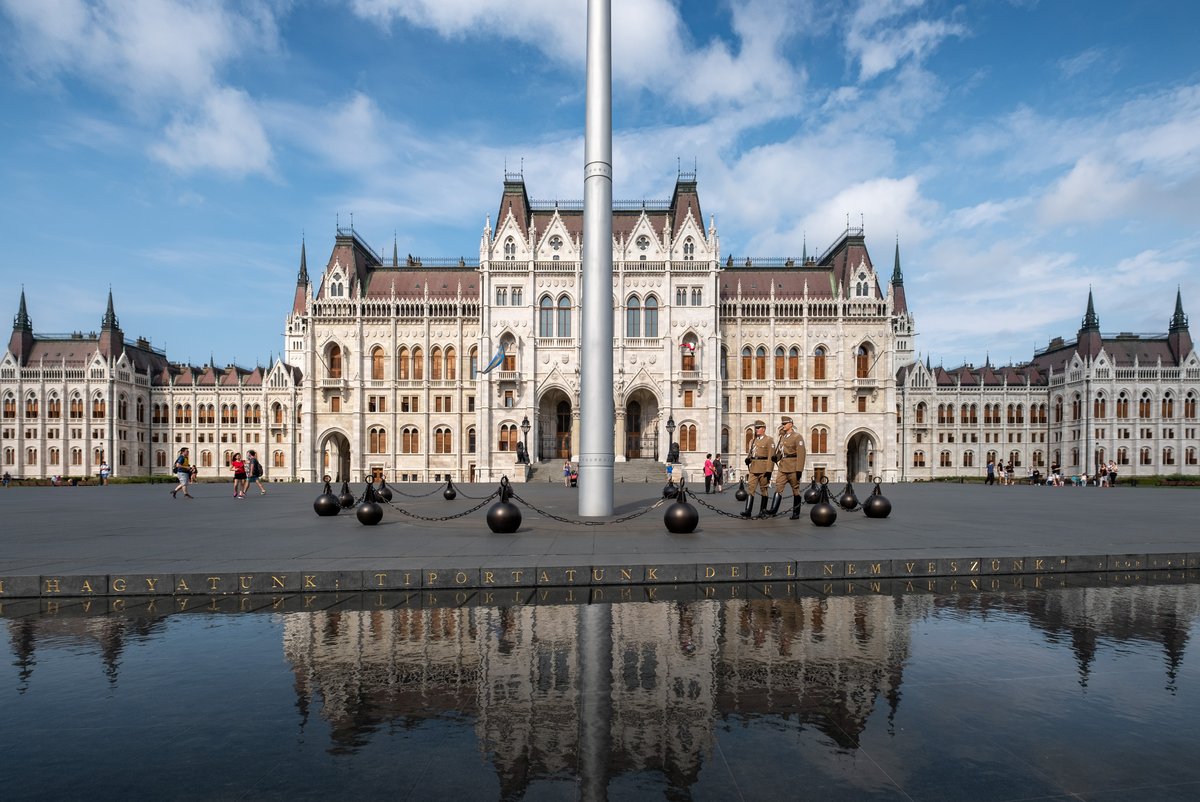 Tisza připravuje vládu, Orbán přiznal „drtivou porážku". Maďarsko je tři dny před změnou moci