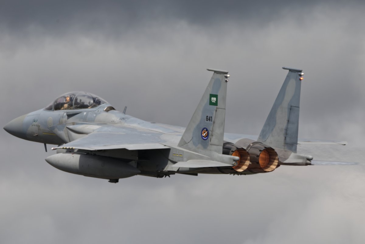 Reuters: Saúdské stíhačky bombardovaly íránské spojence v Iráku. Rakety měly letět i z kuvajtského území