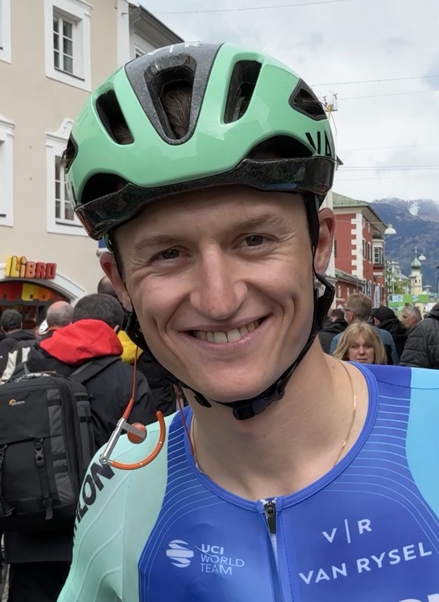 Enric Mas vyhrál Vueltu, Roglič skončil druhý