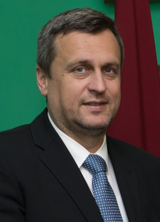 Smer těsně vede před PS, do parlamentu by se dostalo devět stran