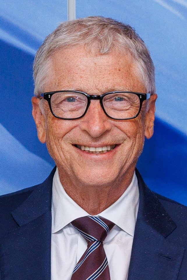 Bill Gates varuje před miliardou obětí bez regulace umělé inteligence