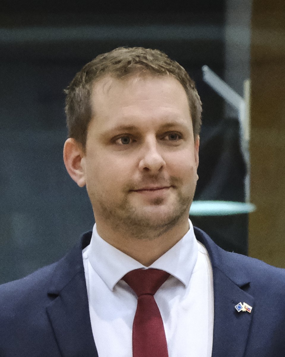 Muž s nožem napadl studenty medicíny na zastávce Botanická zahrada