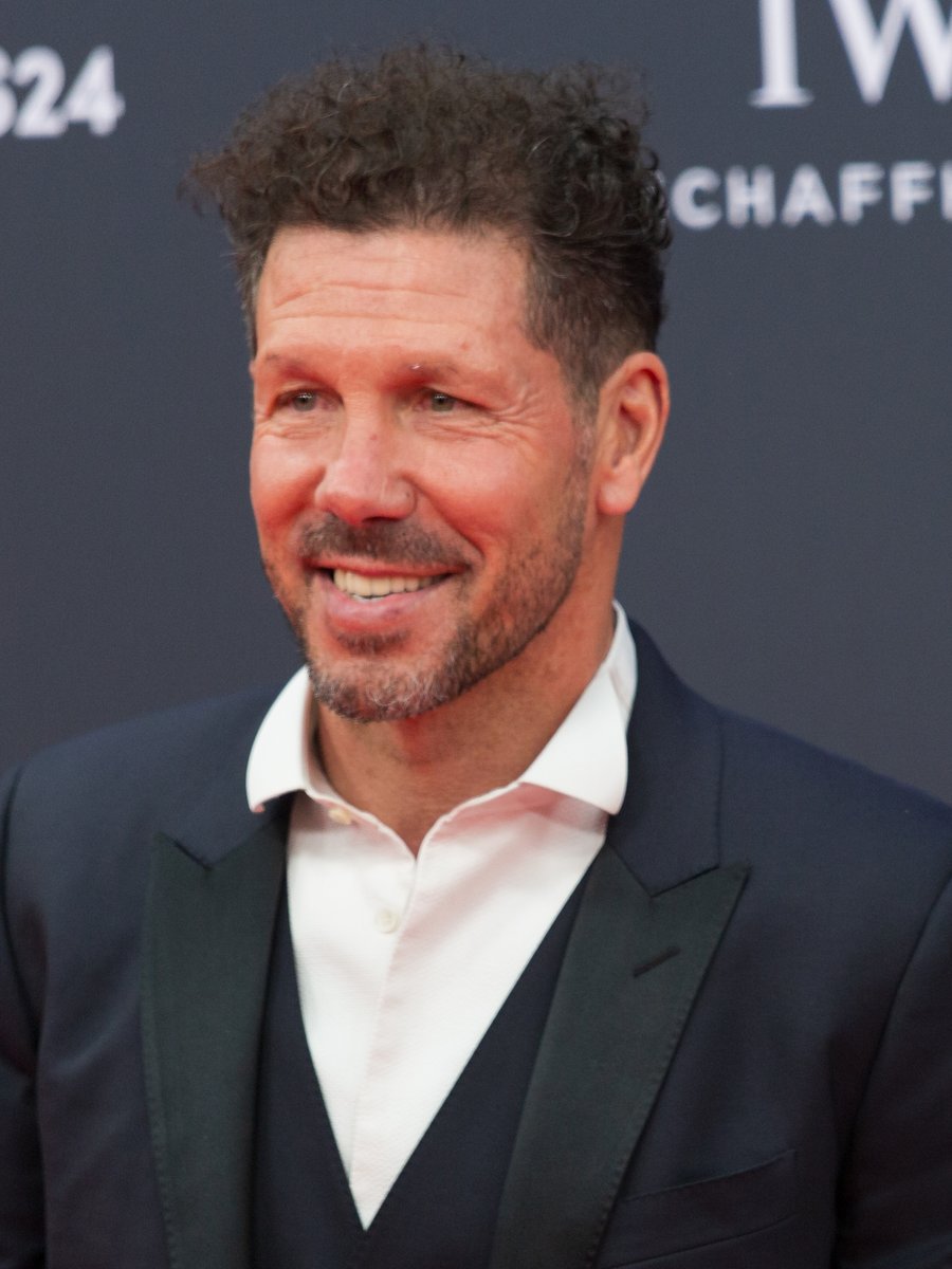 Stuttgart remizoval s Atléticem, Simeoneho tým dohrával v deseti