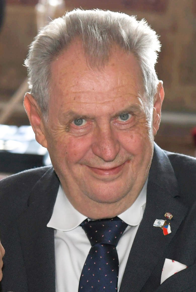 Tisíce lidí v Praze protestovaly proti změnám financování médií