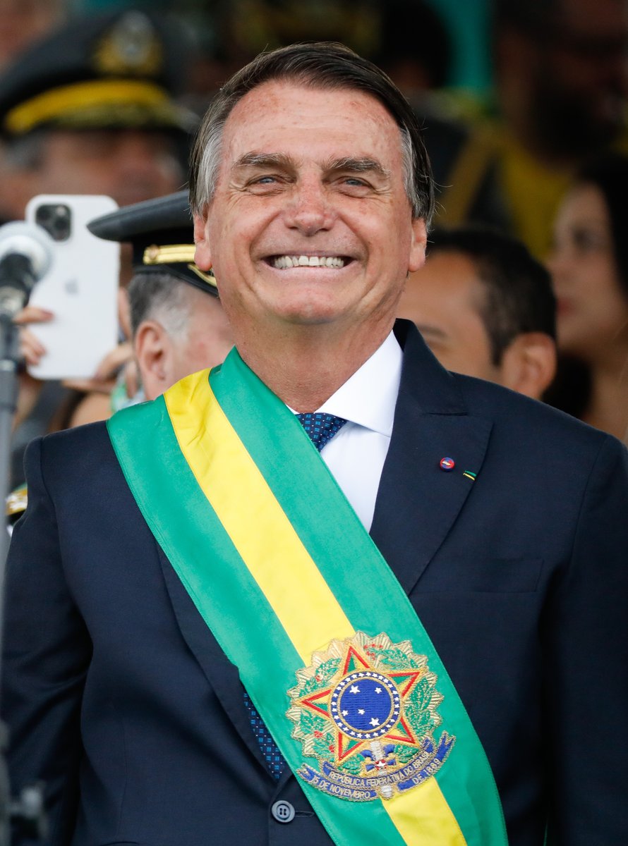 Flávio Bolsonaro po odchodu do USA čelí kritice vlastného táboru