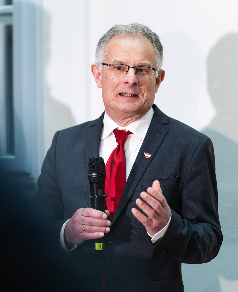 Rakouský ministr financí Marterbauer ukončil chemoterapii